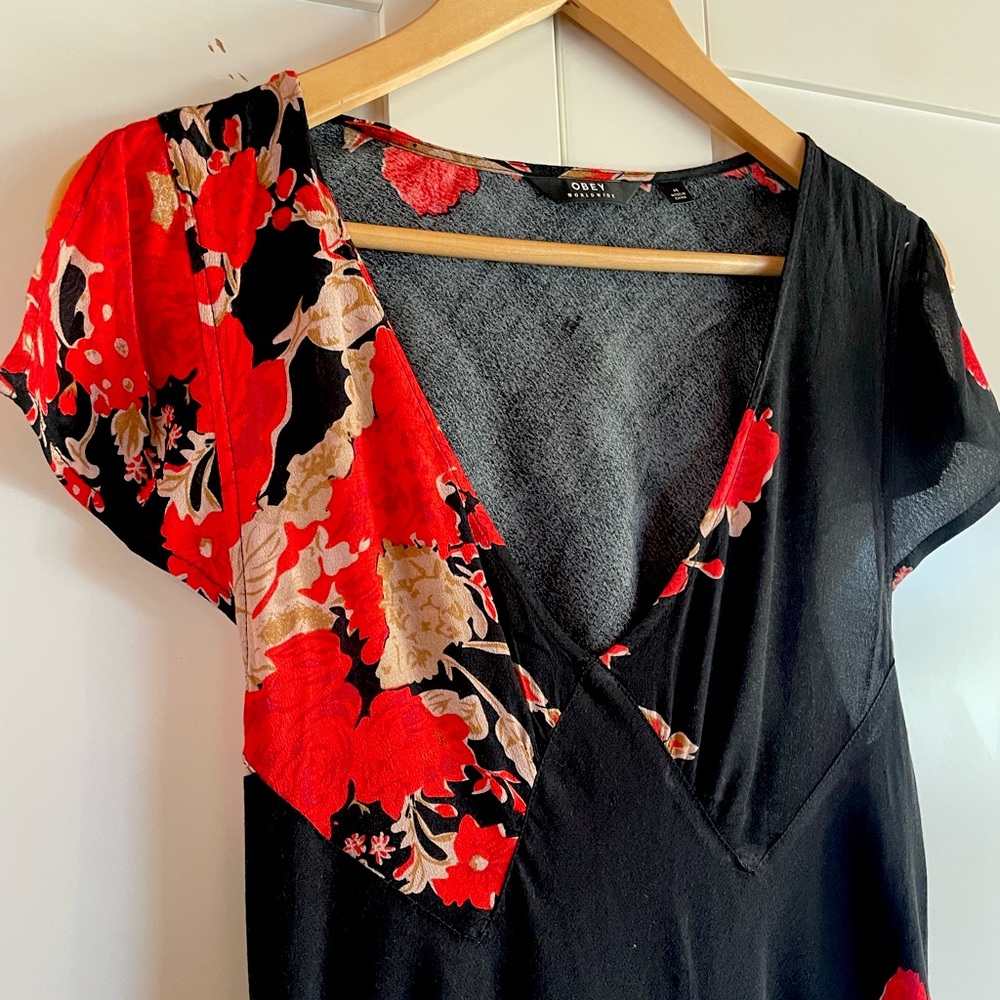Obey Maxi Dress Black & Red Floral Size Medium